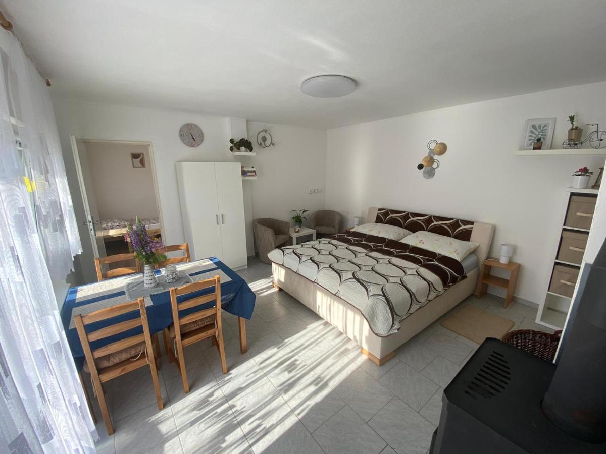 Apartman Beniskovec, Suchdol Nad Luznici Exterior foto